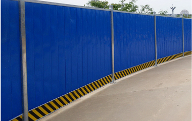 武漢常規金屬?lài)鷵?圖1) 彩鋼圍擋